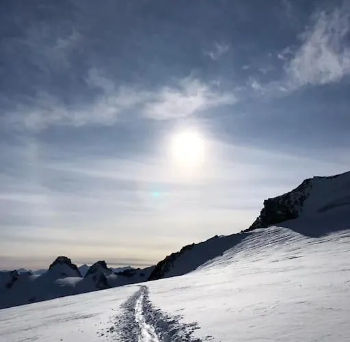 Vue Montagne , Proche Des Pistes