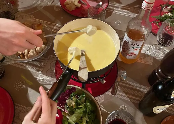 Vue Montagne , Proche Des Pistes 木屋 *